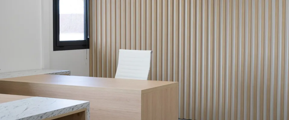 Aménagement intérieur et finitions en bureau réalisés par B BATI